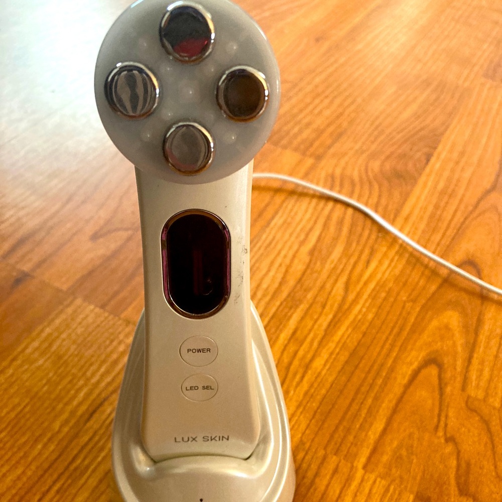 LED rejuvenation wand
